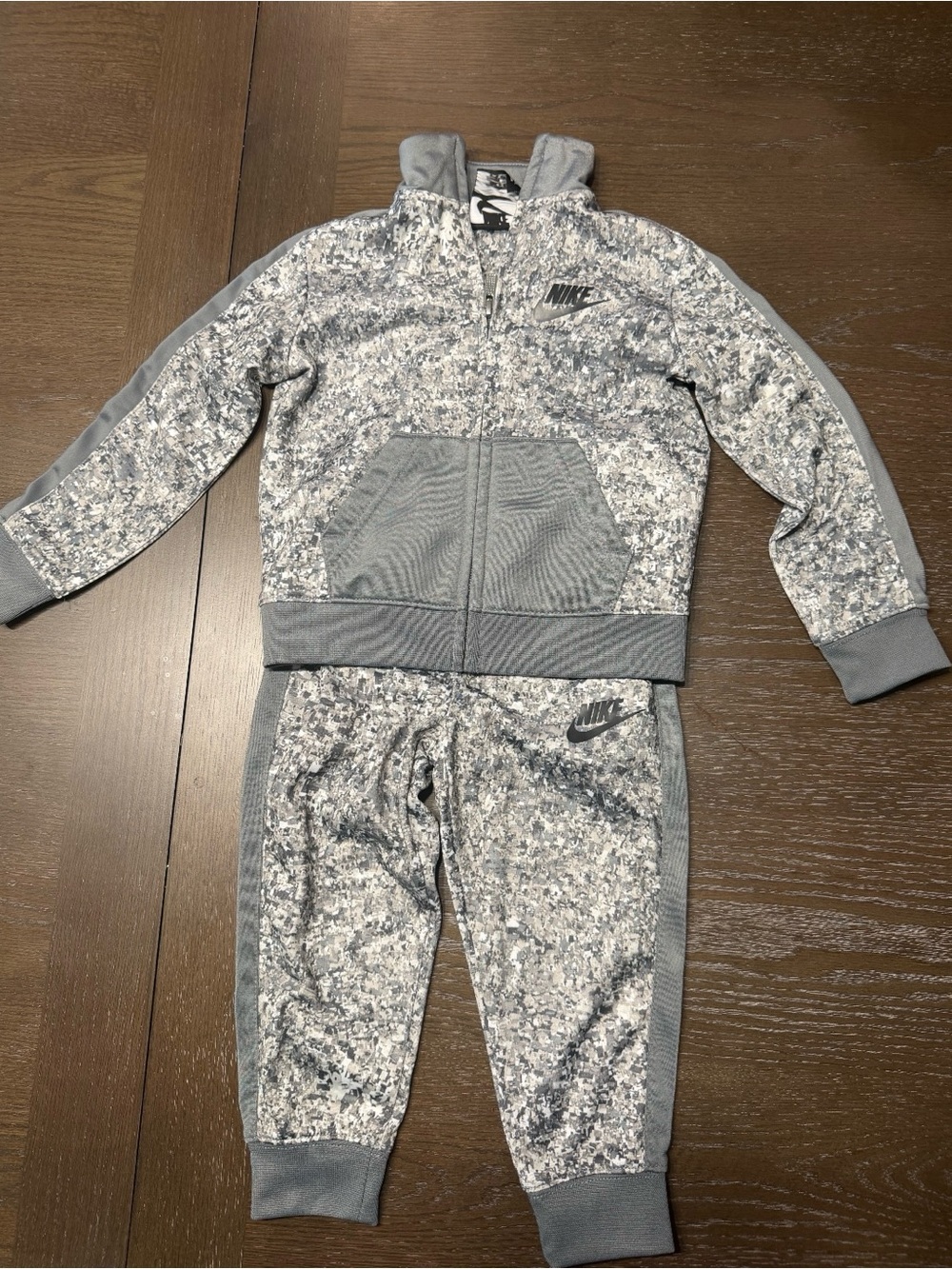 Nike Gray Camo Tracksuit Set 2T Full Zip Jacket & Jogger Pants